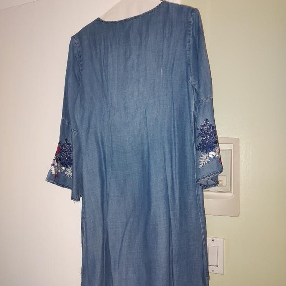 Denim Flower dress - Picture 2 of 2